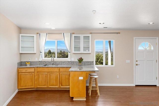 1033 Via Contenta, Escondido, CA 92029