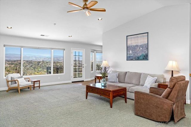 1033 Via Contenta, Escondido, CA 92029