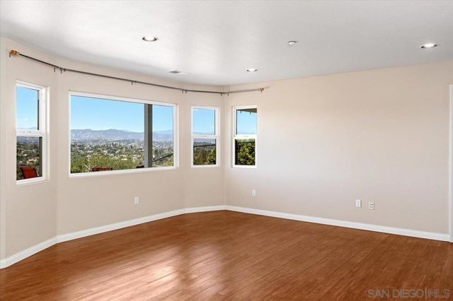 1033 Via Contenta, Escondido, CA 92029