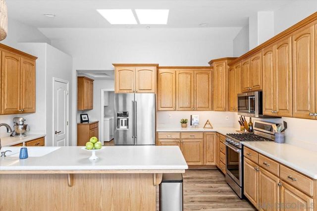 1033 Via Contenta, Escondido, CA 92029