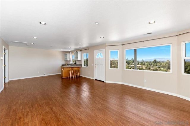1033 Via Contenta, Escondido, CA 92029