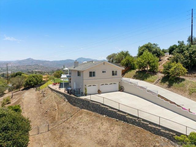 1033 Via Contenta, Escondido, CA 92029
