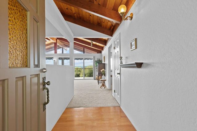 11527 Madrone Ct, Auburn, CA 95602