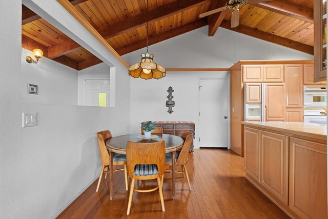 11527 Madrone Ct, Auburn, CA 95602