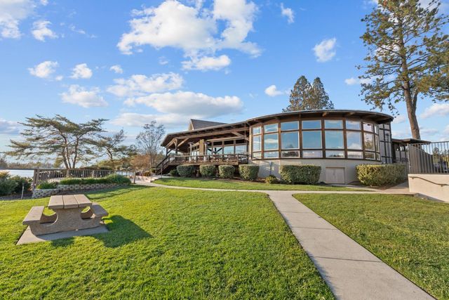 11527 Madrone Ct, Auburn, CA 95602