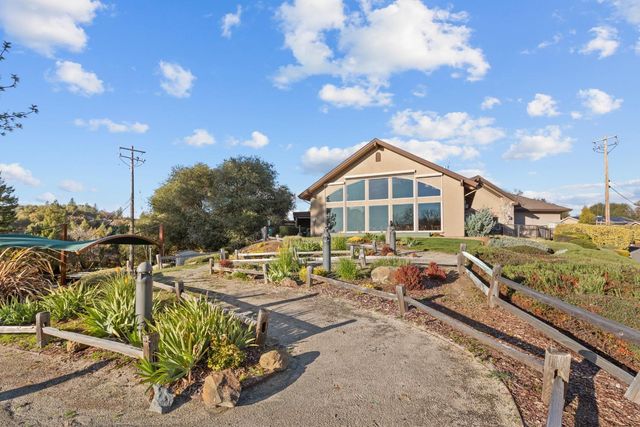 11527 Madrone Ct, Auburn, CA 95602