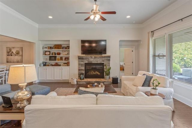 327 Carmichael Circle, Canton, GA 30115