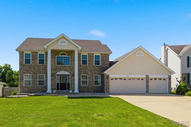 210 Autumn Rose Court, O'fallon, MO 63368