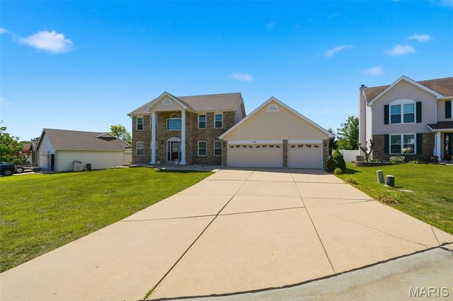 210 Autumn Rose Court, O'fallon, MO 63368