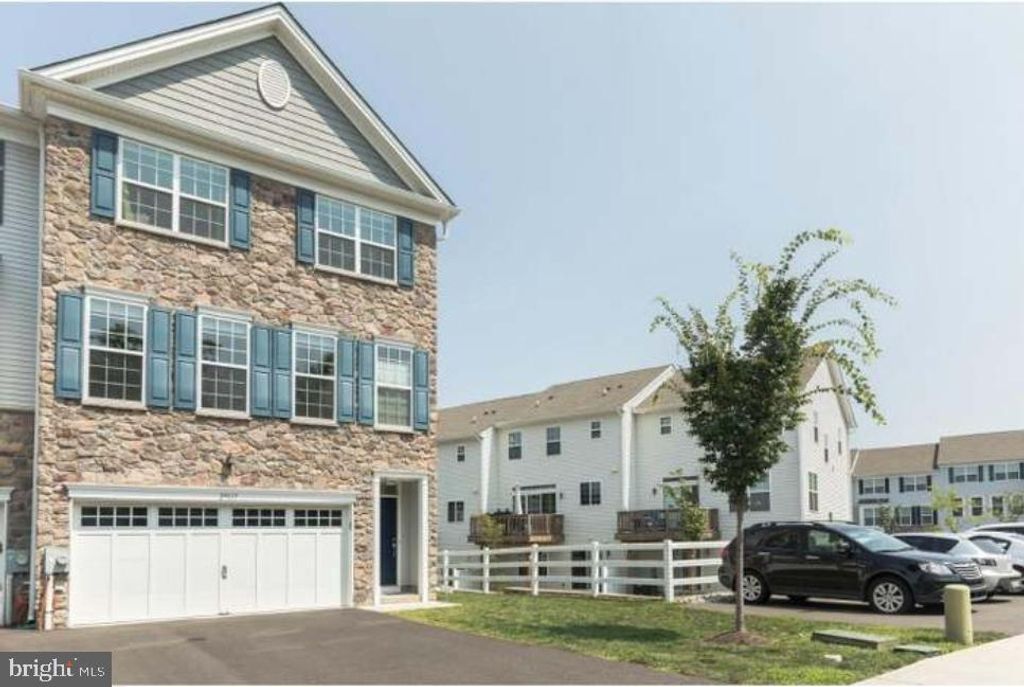29137 HICKORY LN, Langhorne, PA 19047