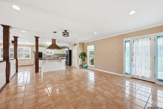 23231 Sunnyside Ln, Zachary, LA 70791