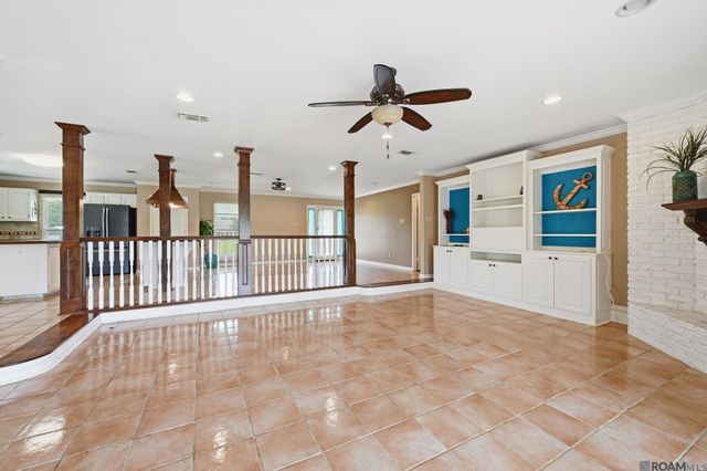 23231 Sunnyside Ln, Zachary, LA 70791