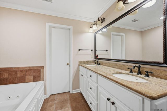 23231 Sunnyside Ln, Zachary, LA 70791