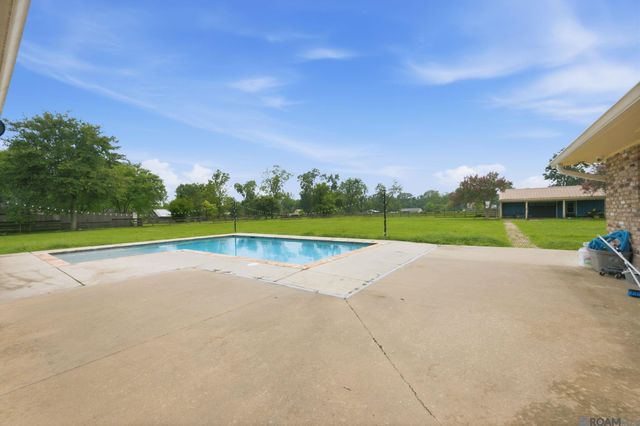 23231 Sunnyside Ln, Zachary, LA 70791