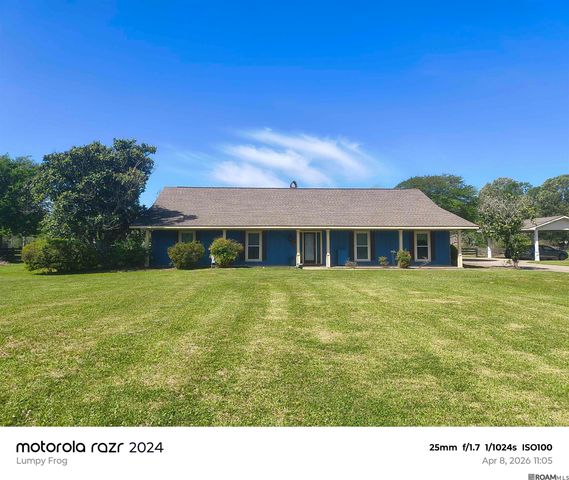 23231 Sunnyside Ln, Zachary, LA 70791