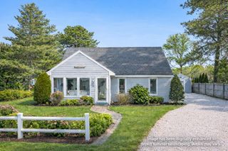 8 Buckley Road, West Dennis, MA 02670