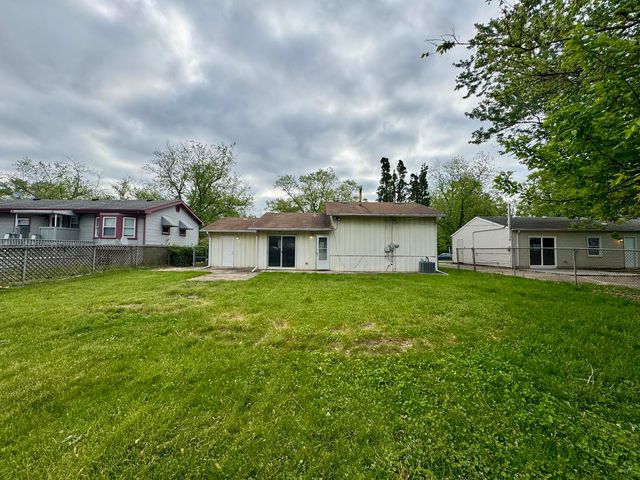 824 Dartmouth Avenue, Matteson, IL 60443