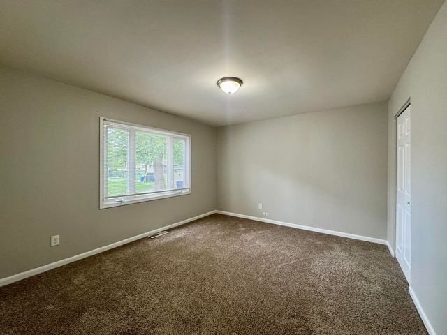 824 Dartmouth Avenue, Matteson, IL 60443