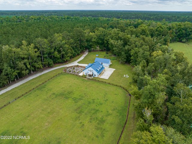 4368 Us 117, Burgaw, NC 28425