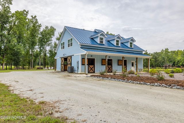 4368 Us 117, Burgaw, NC 28425