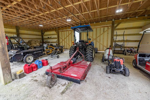 4368 Us 117, Burgaw, NC 28425