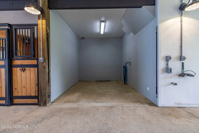 4368 Us 117, Burgaw, NC 28425