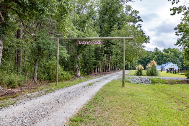 4368 Us 117, Burgaw, NC 28425
