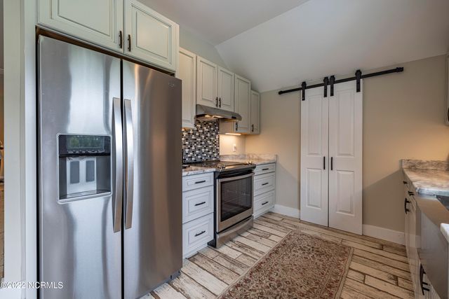 4368 Us 117, Burgaw, NC 28425