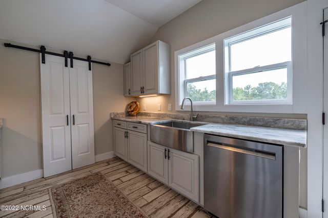 4368 Us 117, Burgaw, NC 28425