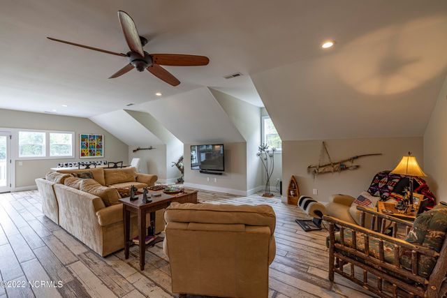 4368 Us 117, Burgaw, NC 28425