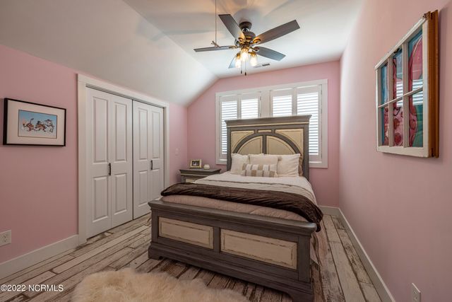 4368 Us 117, Burgaw, NC 28425