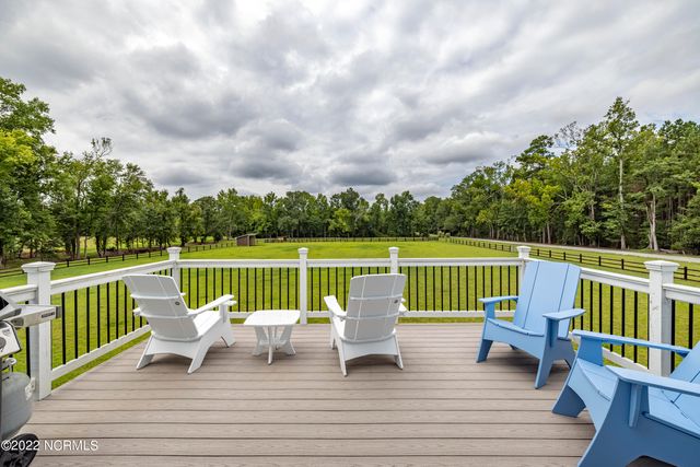 4368 Us 117, Burgaw, NC 28425
