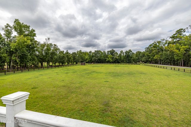 4368 Us 117, Burgaw, NC 28425