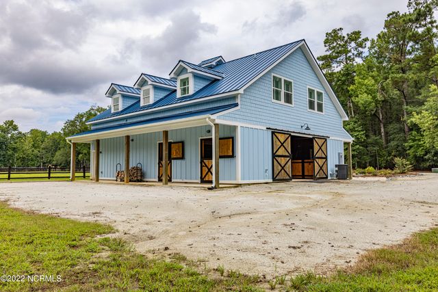 4368 Us 117, Burgaw, NC 28425