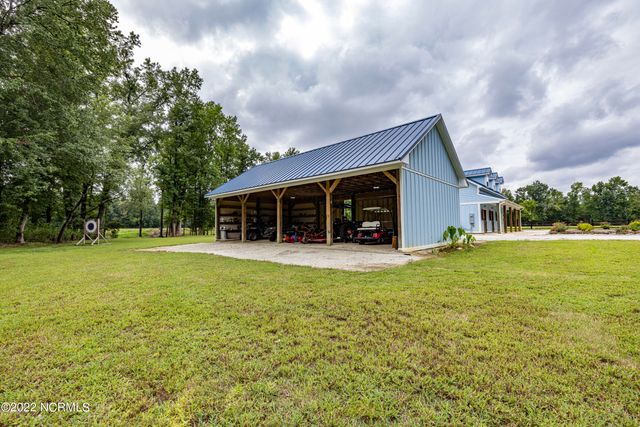 4368 Us 117, Burgaw, NC 28425