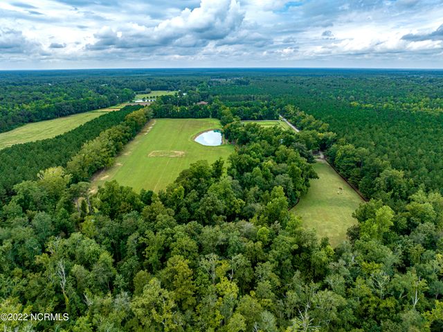 4368 Us 117, Burgaw, NC 28425