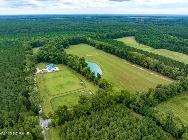 4368 Us 117, Burgaw, NC 28425
