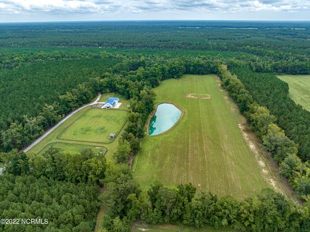 4368 Us 117, Burgaw, NC 28425