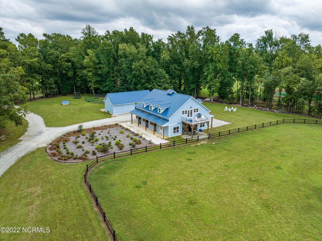 4368 Us 117, Burgaw, NC 28425