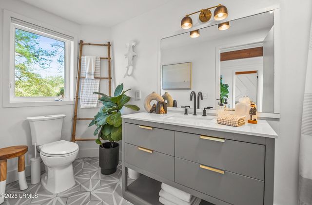 72 Lost Island Road, Beaufort, SC 29907