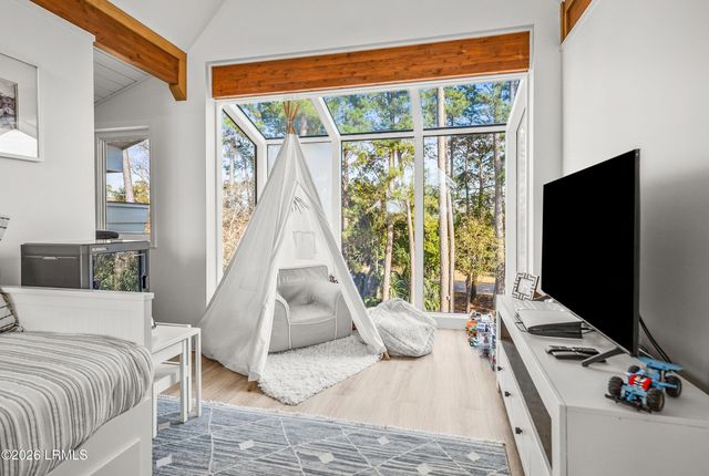 72 Lost Island Road, Beaufort, SC 29907