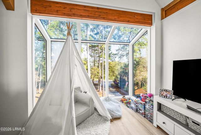 72 Lost Island Road, Beaufort, SC 29907