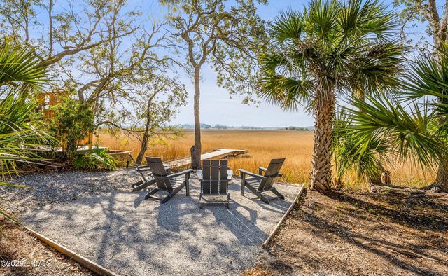 72 Lost Island Road, Beaufort, SC 29907