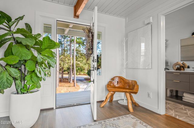 72 Lost Island Road, Beaufort, SC 29907