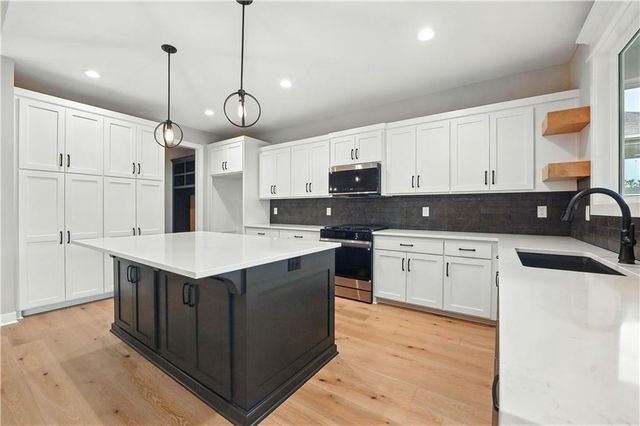 10504 N Mulberry Street, Kansas City, MO 64155