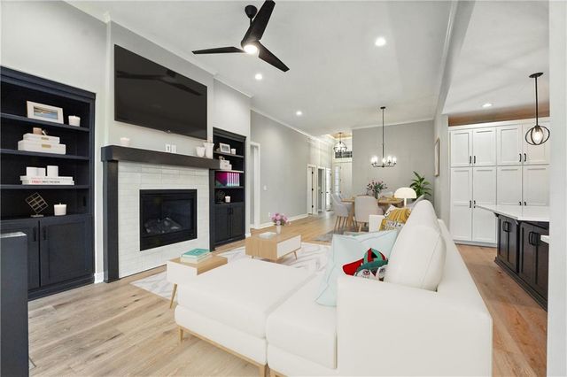 10504 N Mulberry Street, Kansas City, MO 64155