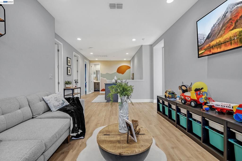 Image 21 of property listing at 7126 Stags Leap Ln, Dublin, CA 94568