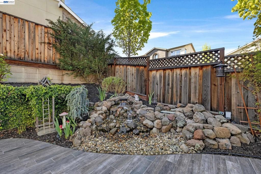 Image 30 of property listing at 7126 Stags Leap Ln, Dublin, CA 94568