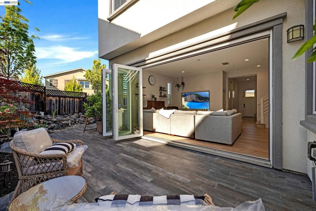 Image 31 of property listing at 7126 Stags Leap Ln, Dublin, CA 94568