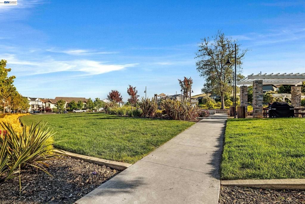 Image 37 of property listing at 7126 Stags Leap Ln, Dublin, CA 94568